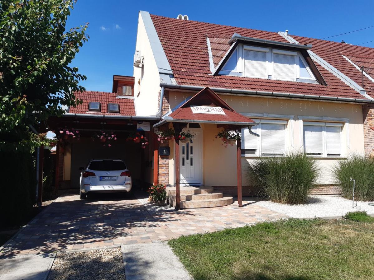 Boglarka Apartman Дьюла Экстерьер фото