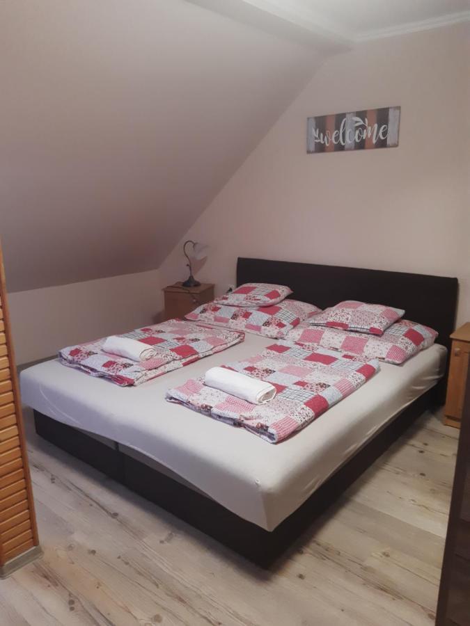 Boglarka Apartman Дьюла Экстерьер фото