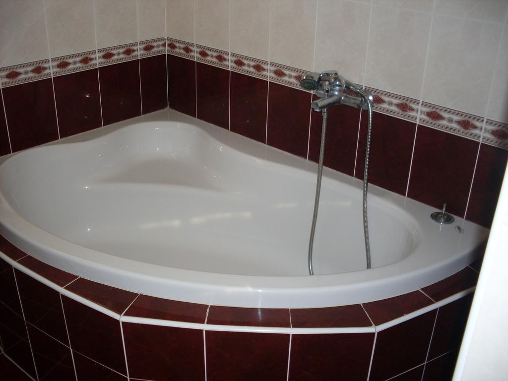 Boglarka Apartman Дьюла Экстерьер фото